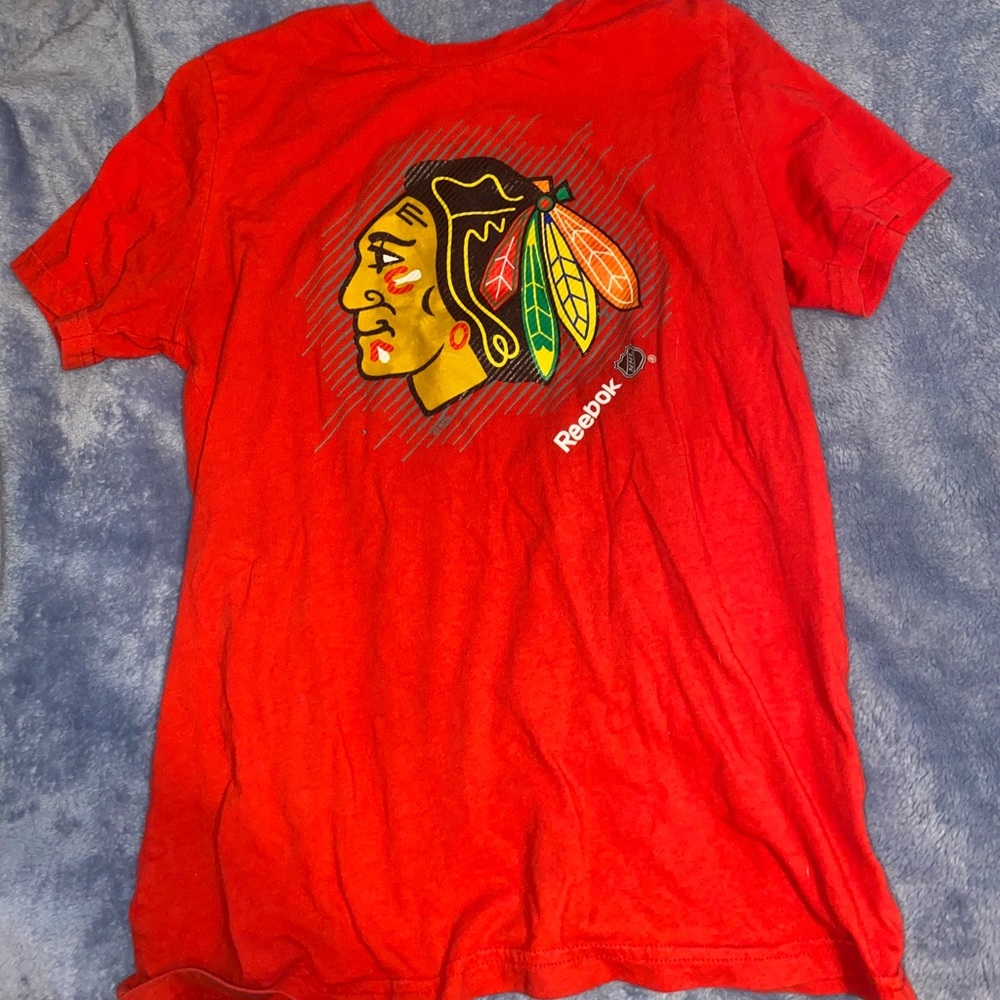 Blackhawks tee